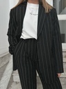 blazer-noir-lignes-pantalon-veste-classique-totallook-minimalisme-minimumfashion-vetements-femme-esmé-tshirt-blanc-1.JPG